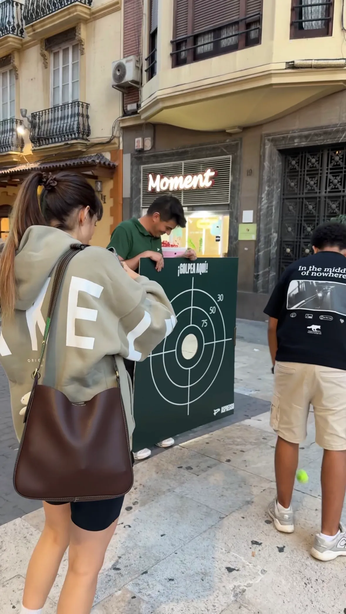 Activación de guerrilla marketing para Aspresso Valencia